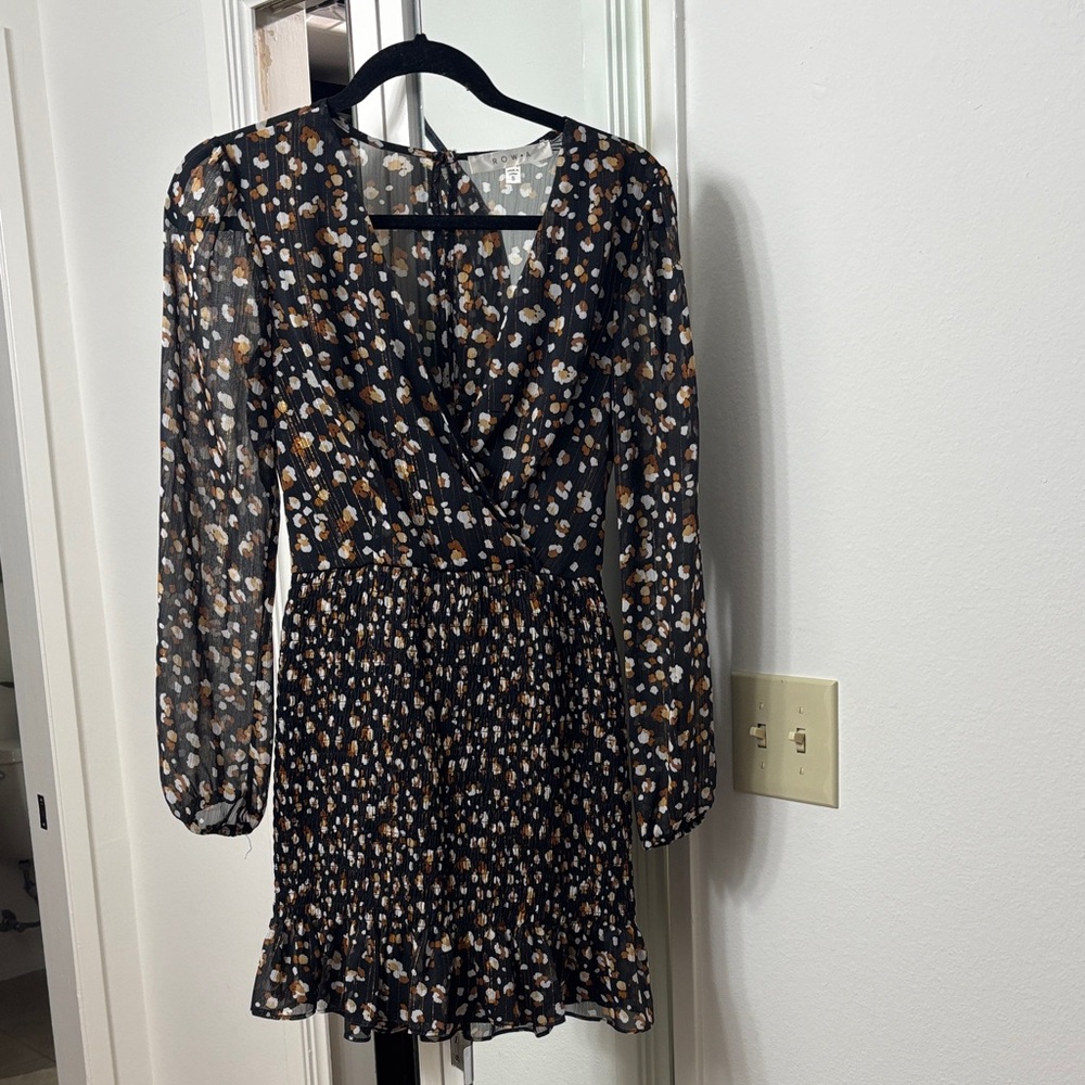 Chic Long Sleeve Floral Dress in Black and Brown